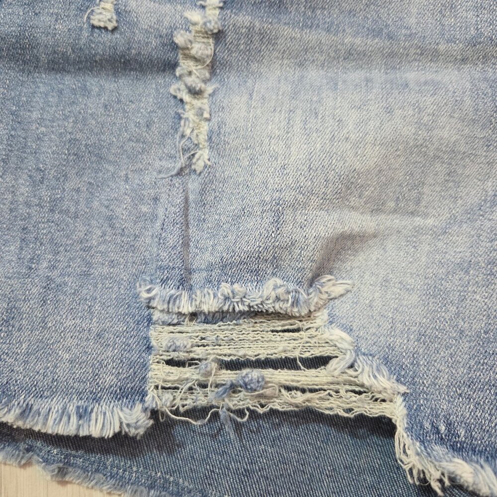Amazon Denim Shorts Womens 28-6 Cutoff Frayed Ripped Jeans Mini Medium Wash - Picture 3 of 9